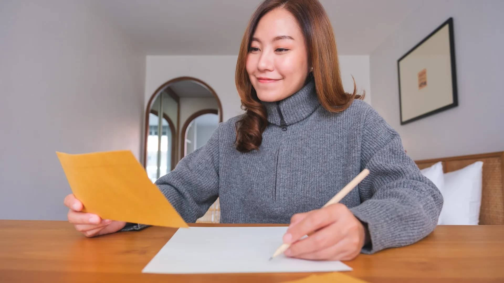 Letter Writing Etiquette: The Dos and Don'ts